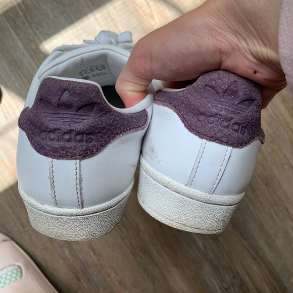 Adidas Superstar Sneakers with Burgundy trim size 9 - Picture 3 of 5